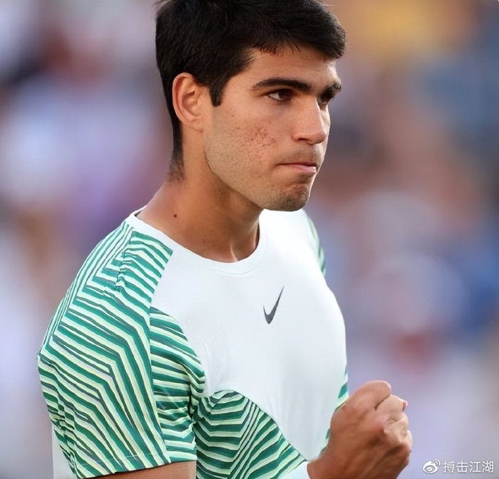 休赛期风云突变！三签约+詹姆斯交易流言，NBA两极分化加剧